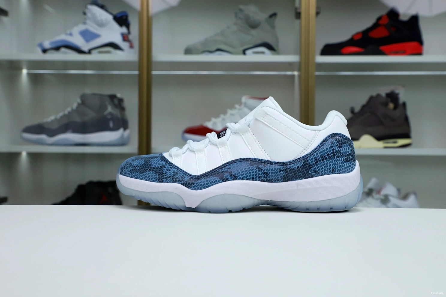 Jordan Air Jordan 11 “navy snakeskin” 1102